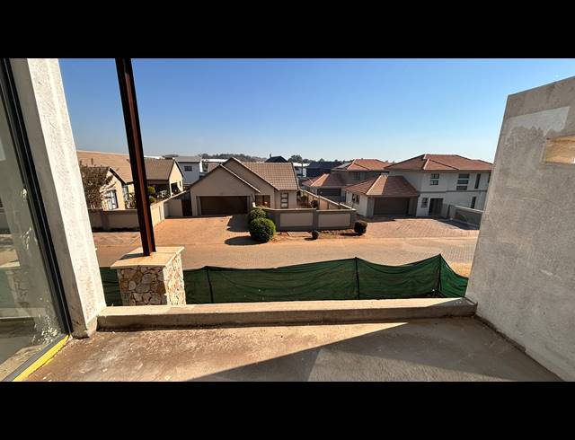 4 BEDROOM HOUSE FOR SALE IN ROODEPARK ECO ESTATE